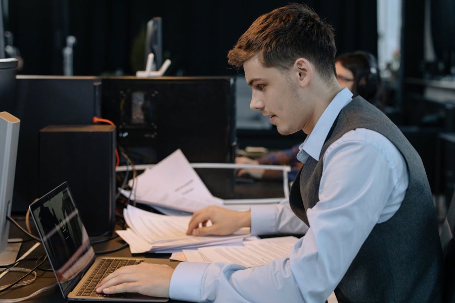 How to Work Abroad After Graduation: The Complete Guide for International Students