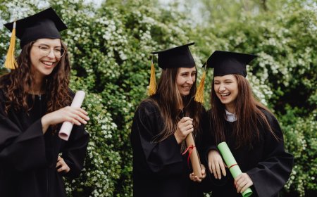 International Student Funding: Scholarships, Fellowships, Bursaries and Tuition Discounts Explained