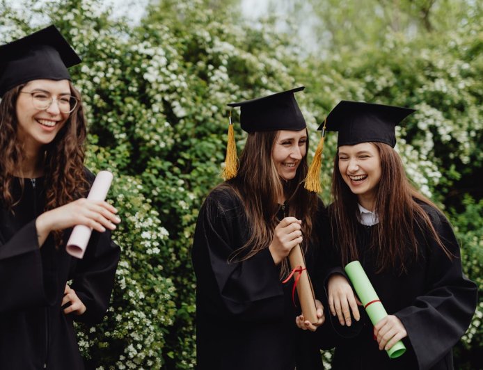 International Student Funding: Scholarships, Fellowships, Bursaries and Tuition Discounts Explained